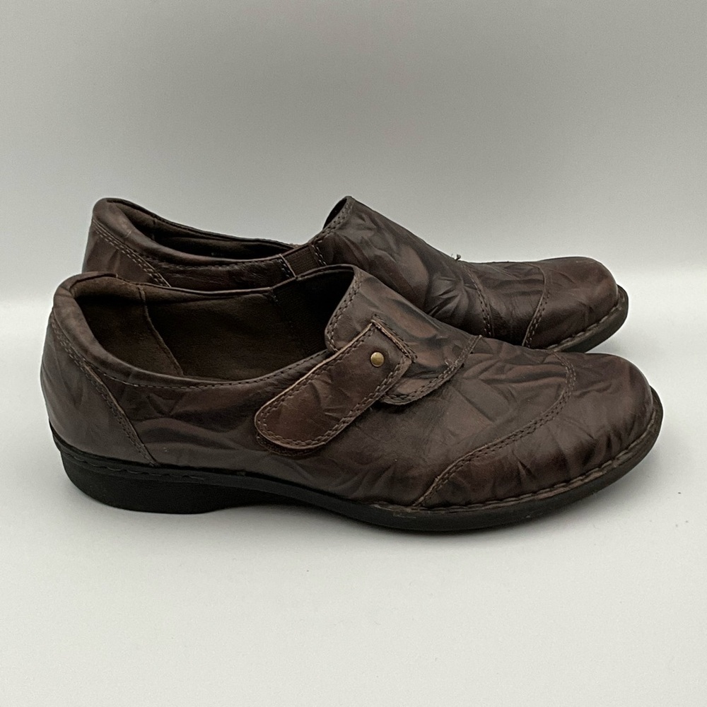 Clarks Loafers Size 9.5 Brown Leather Slip On with Adjustable Velcro Strap